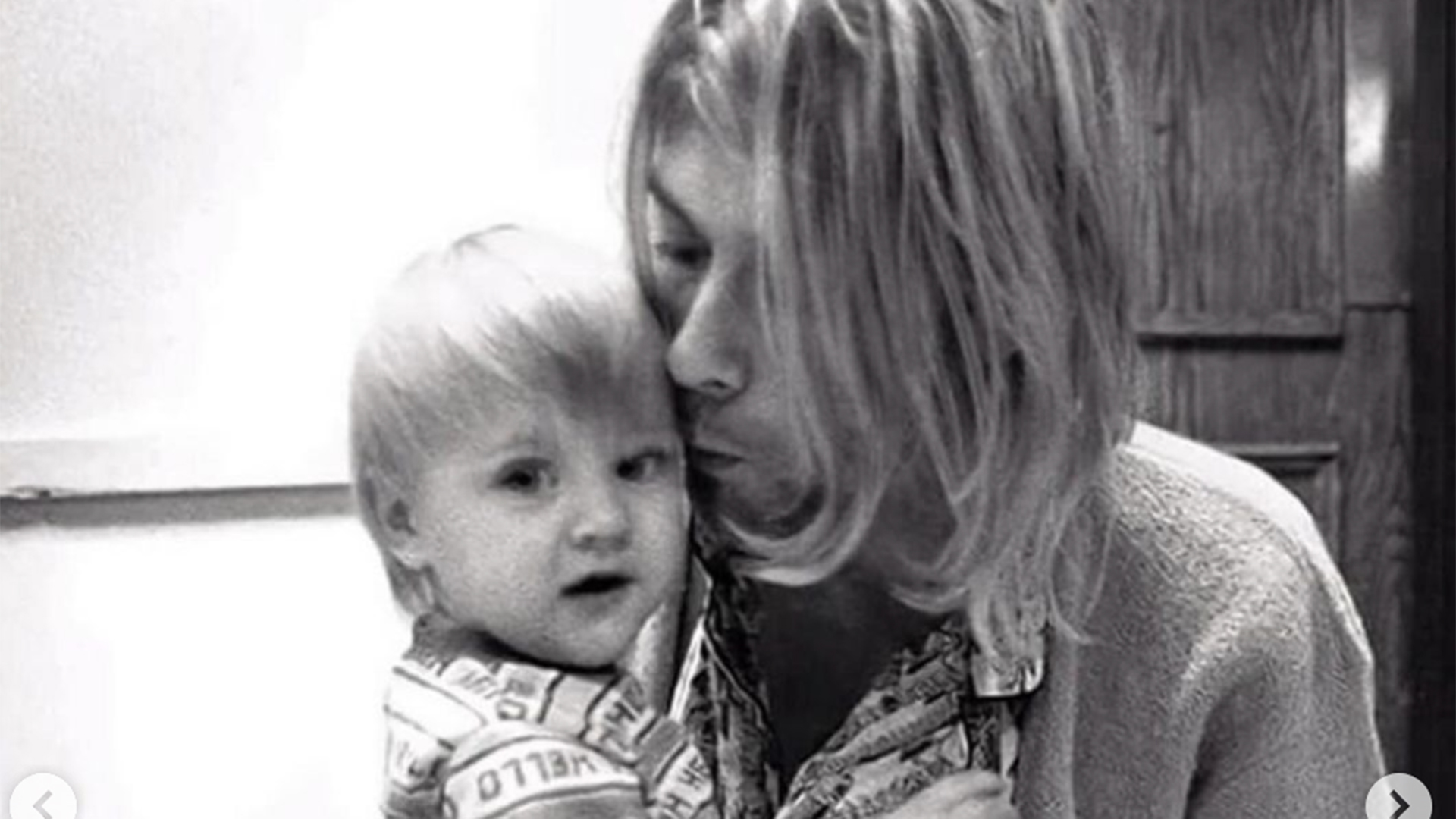 Filha de Kurt Cobain emociona com recado nos 30 anos da morte do pai