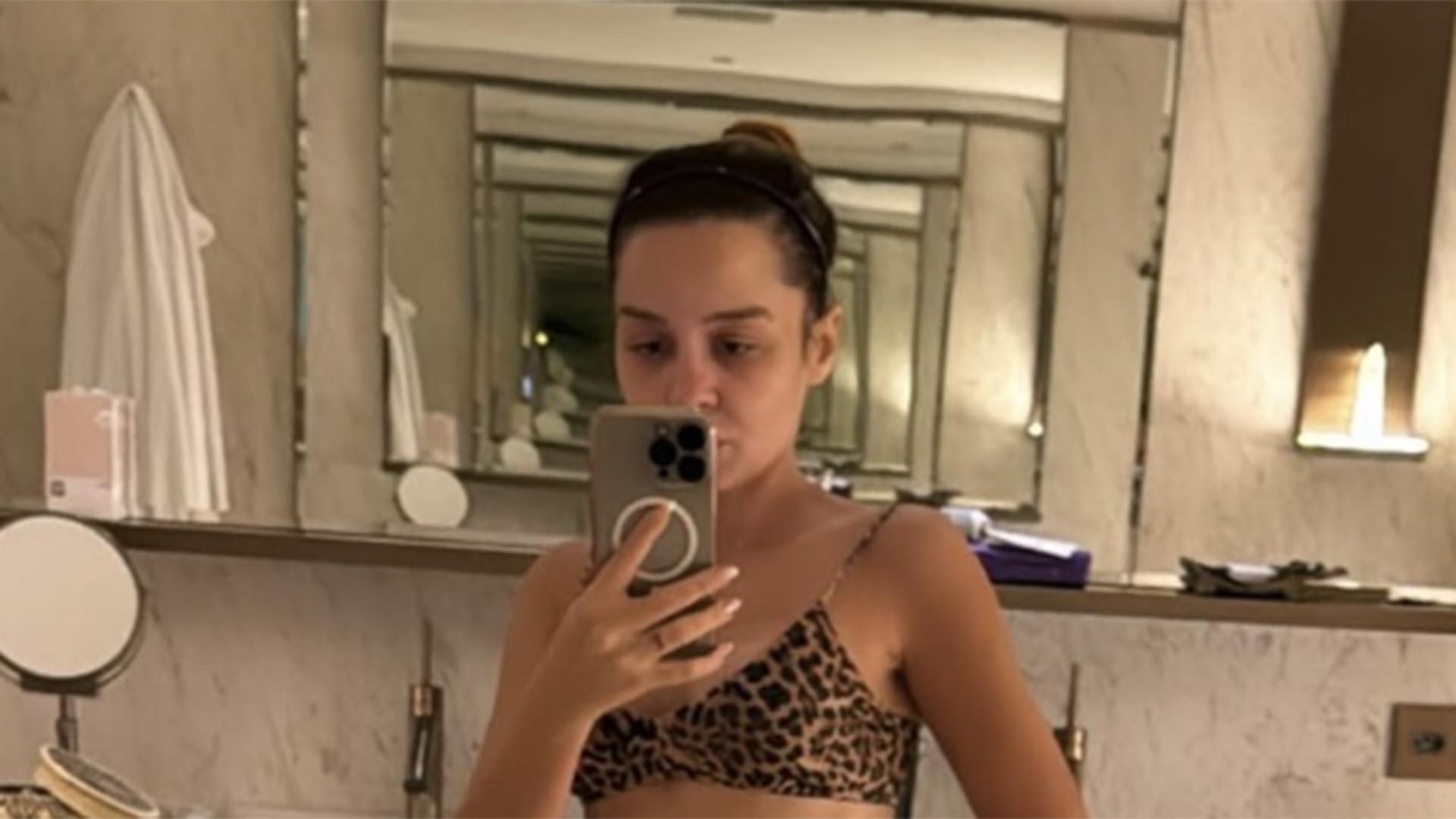 Magérrima, Maiara exibe sua nova forma física em selfie no espelho