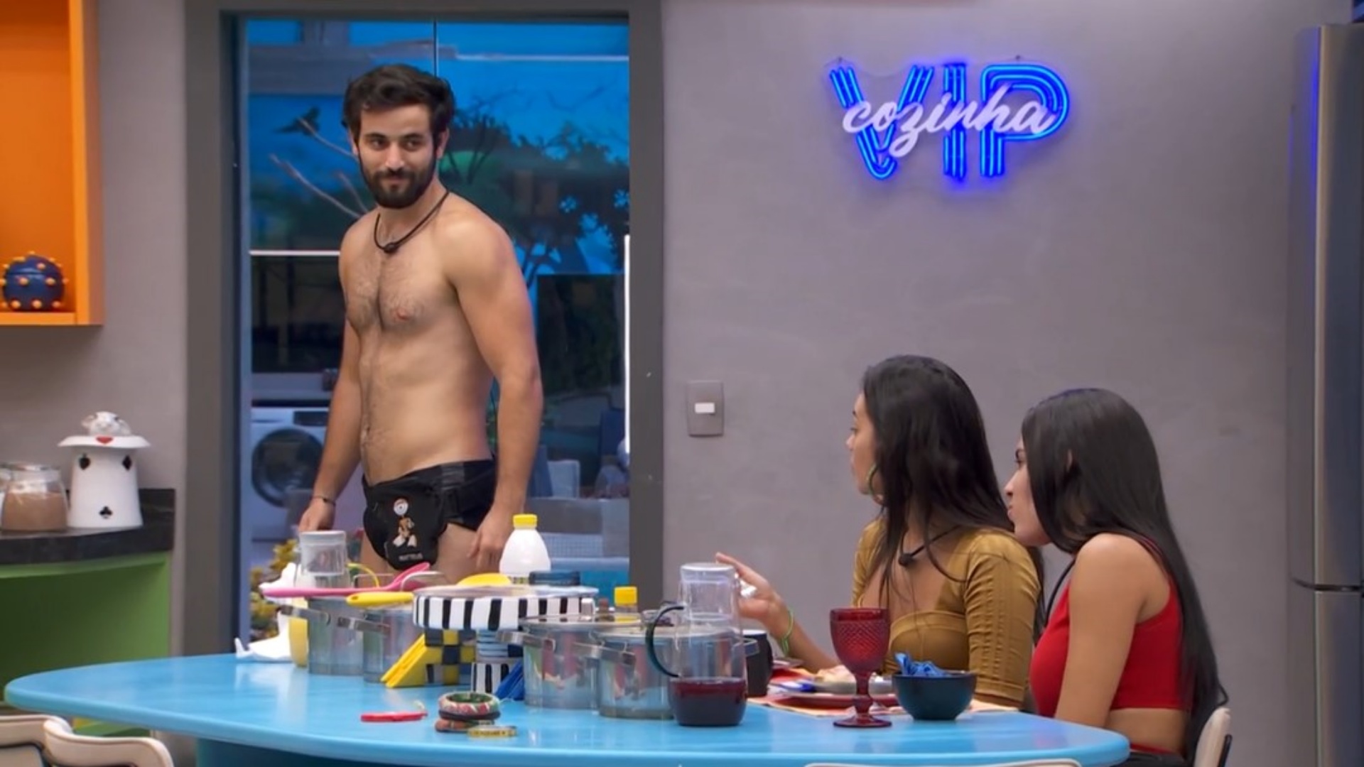 BBB 24: Matteus passa de ‘sunga PP’ e Alane comenta: “Estratégia dele”