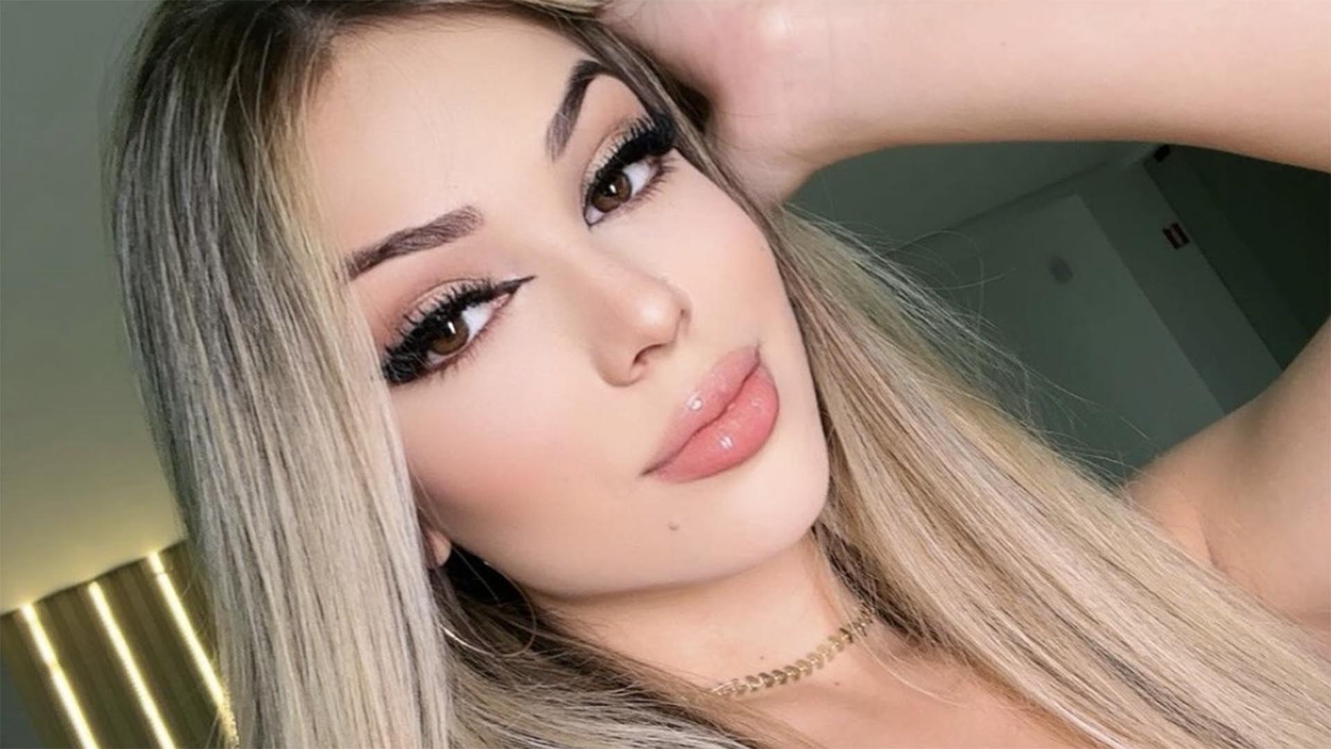 Melody surpreende ao exibir seu boletim de notas da escola