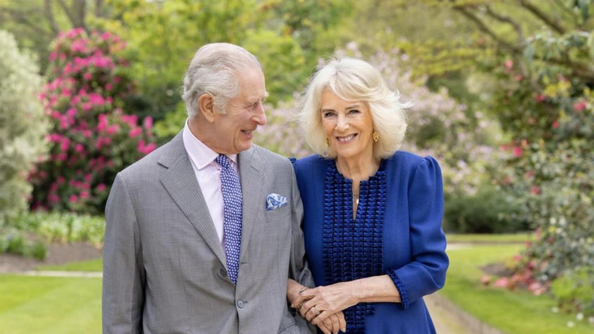 Rainha Camilla fala sobre o estado de saúde do Rei Charles III em nova aparição