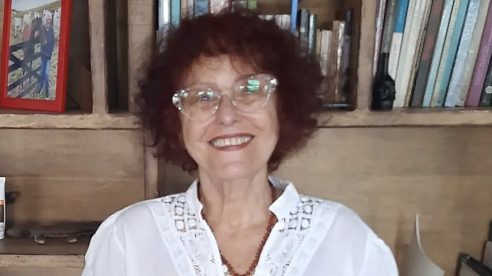 Escritora Roseana Murray perde o braço em ataque de pitbulls