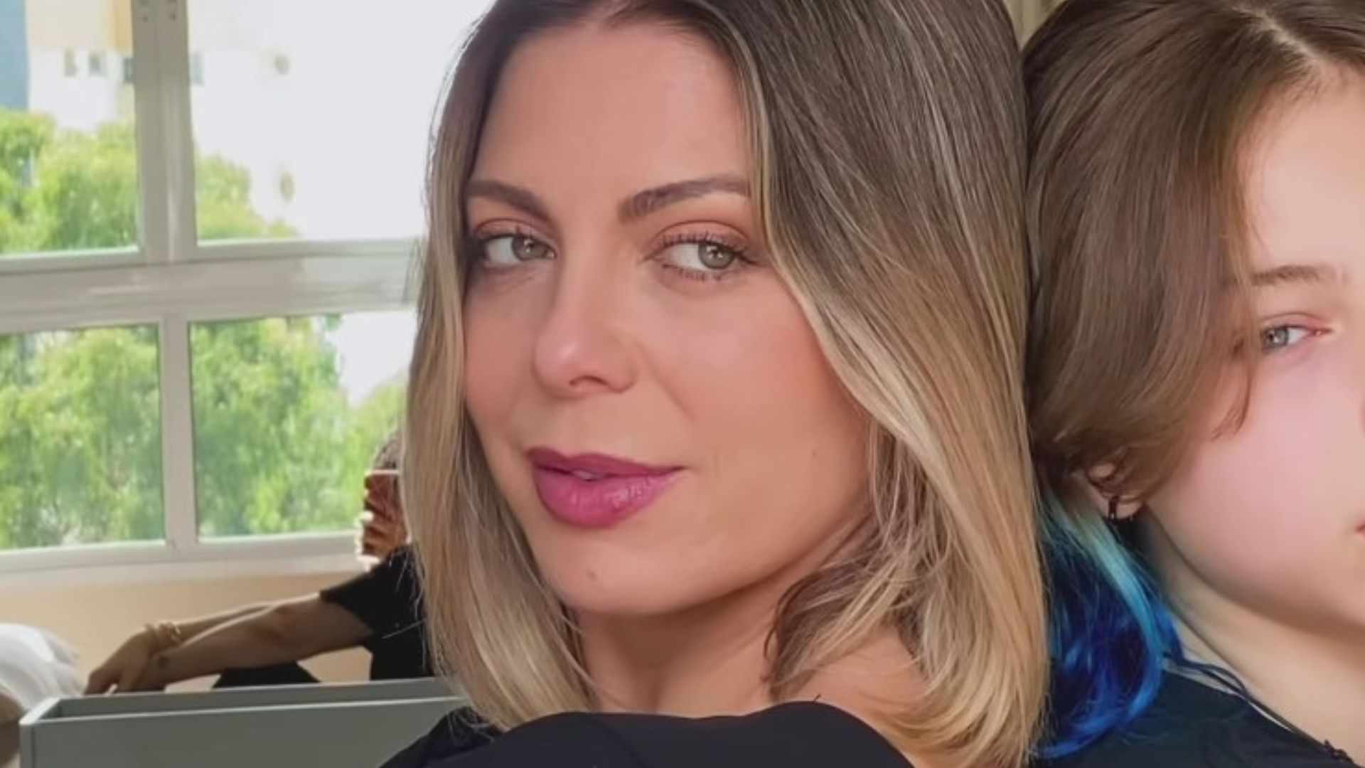 Cópia? Sheila Mello choca ao surgir com a filha: ‘Como é parir você mesma?’