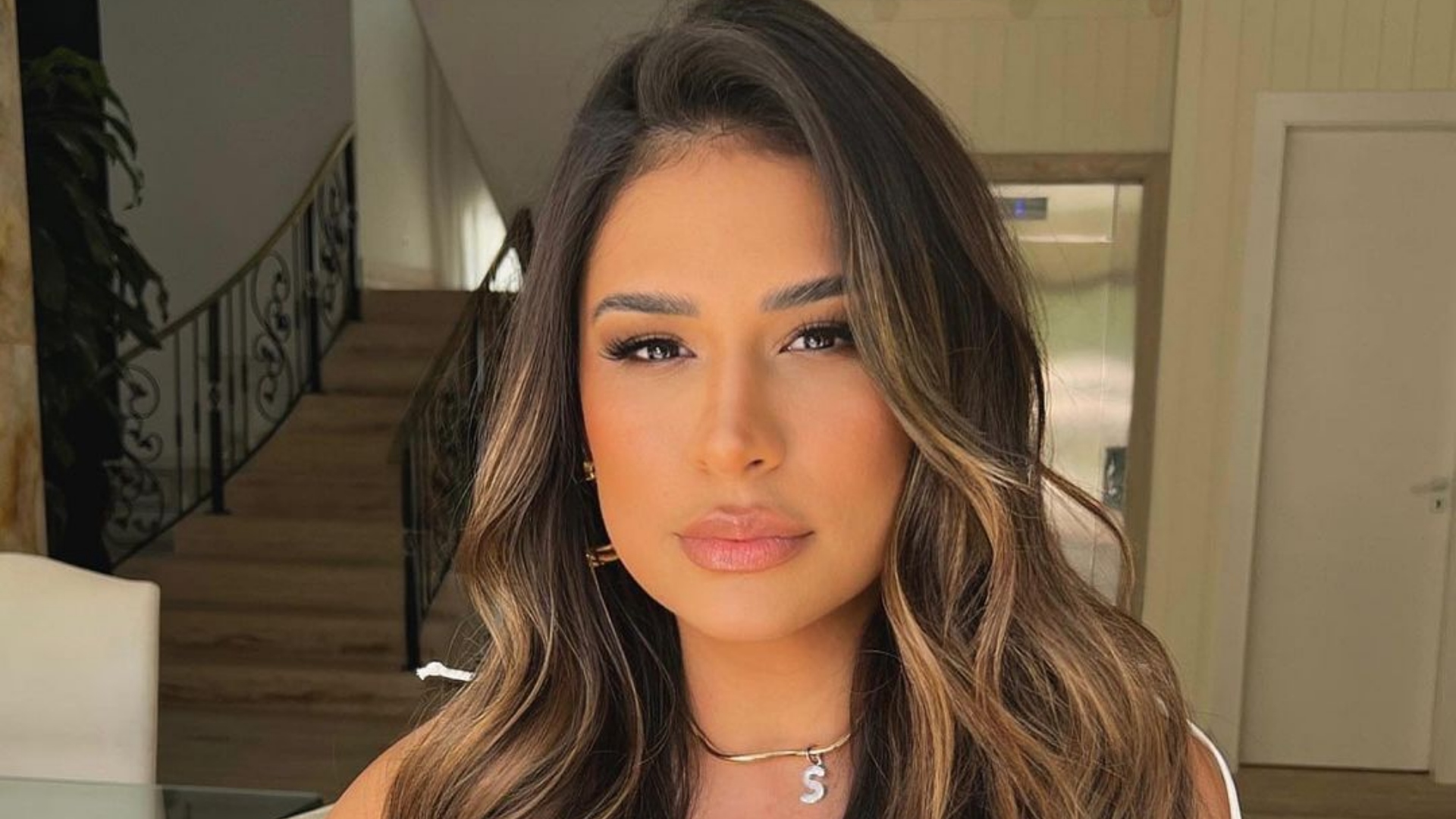 Simone faz convite a Pabllo Vittar após regravação e fala sobre turnê: ‘Coisa mais linda do mundo’