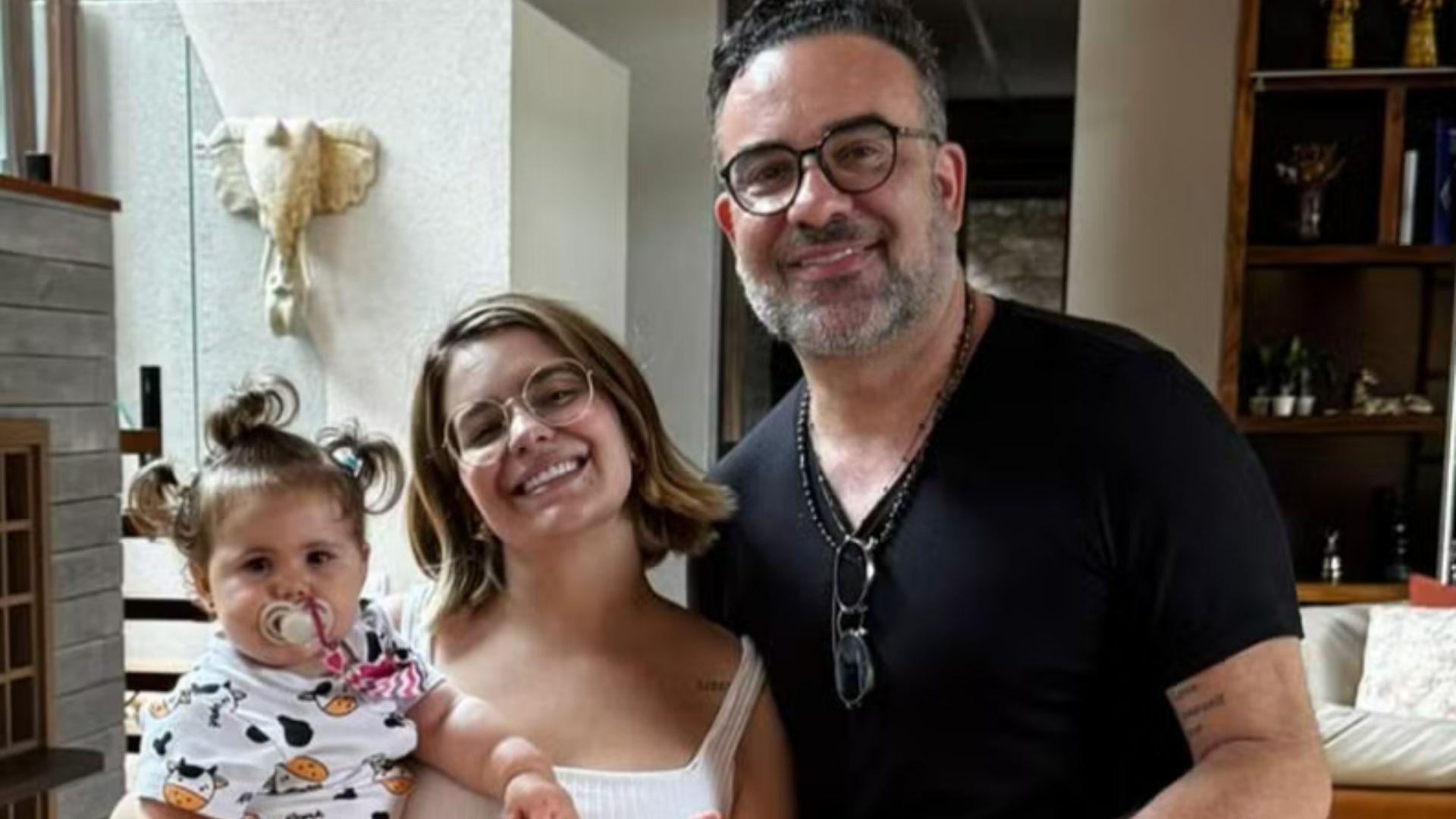 Pai de Viih Tube passará por transplante de córnea após dois anos de espera