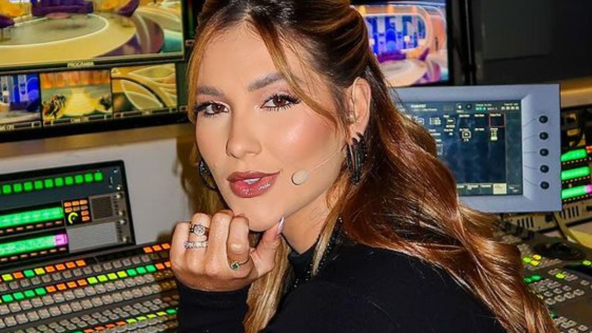 Virginia Fonseca posa nos bastidores de seu programa no SBT: “Semana concluída”