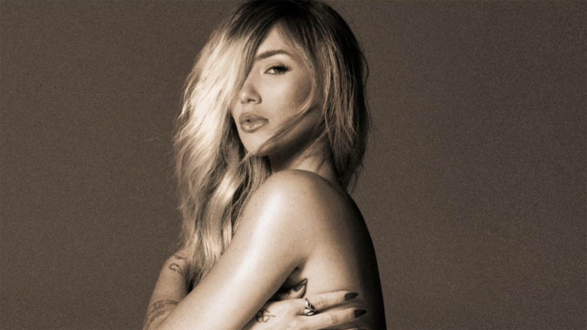 Grávida, Virginia Fonseca exibe a barriga em foto sem roupas