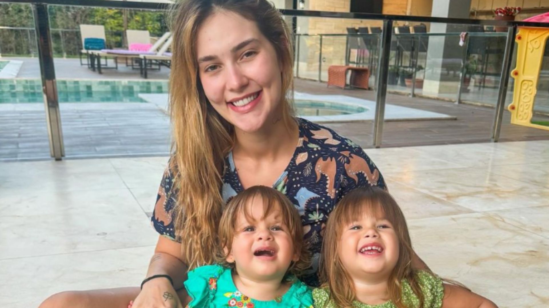 Virginia registra passeio com as filhas antes de viajar: “Coração apertado”