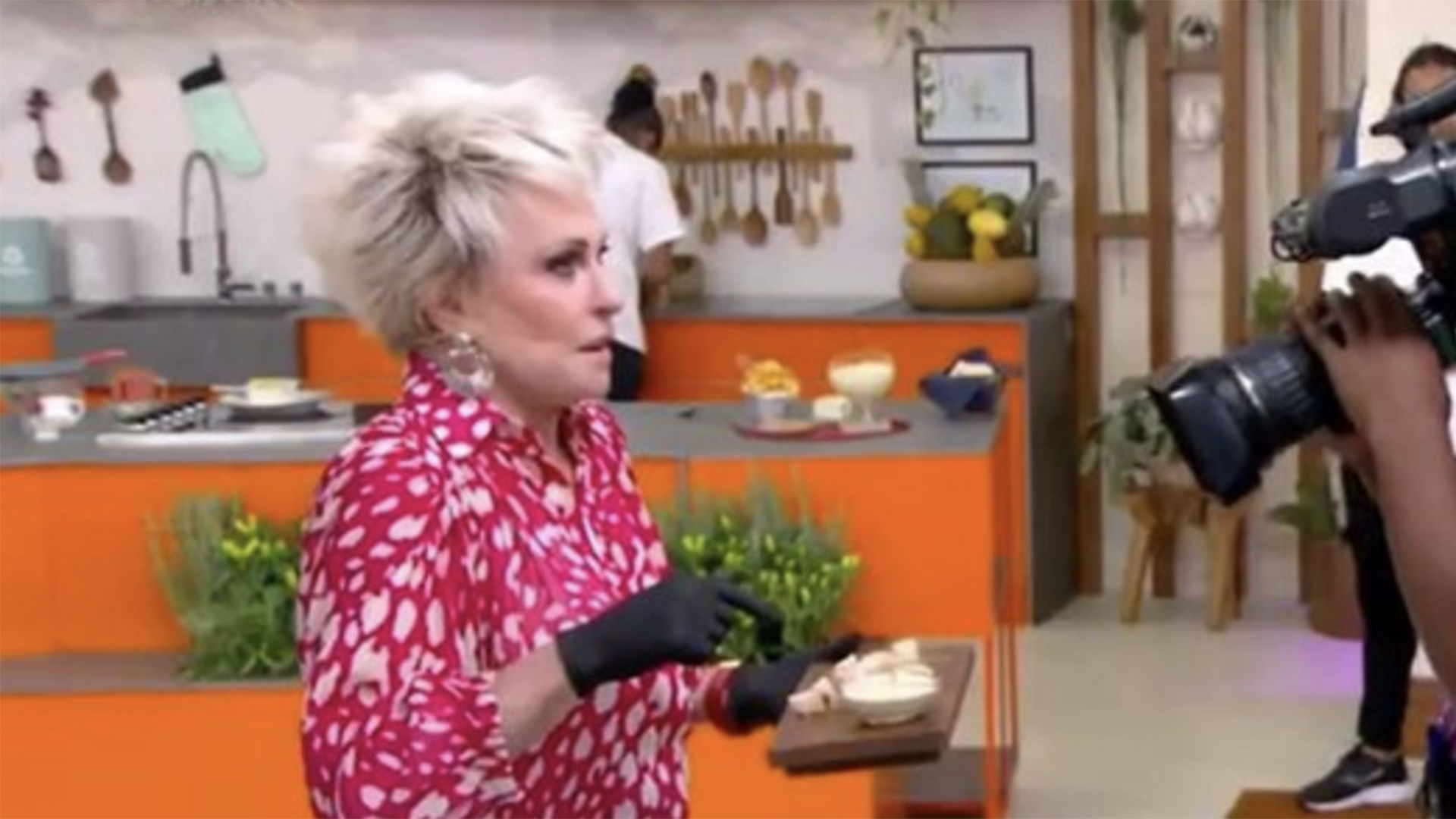 Ana Maria Braga dá bronca em câmera: ‘Larga a mão de ser mentiroso’