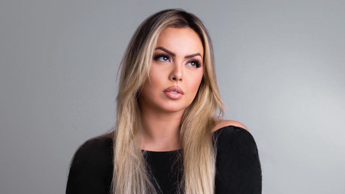 Conheça a carreira de Ana Paula Vieira, cantora que morreu em acidente aos 27