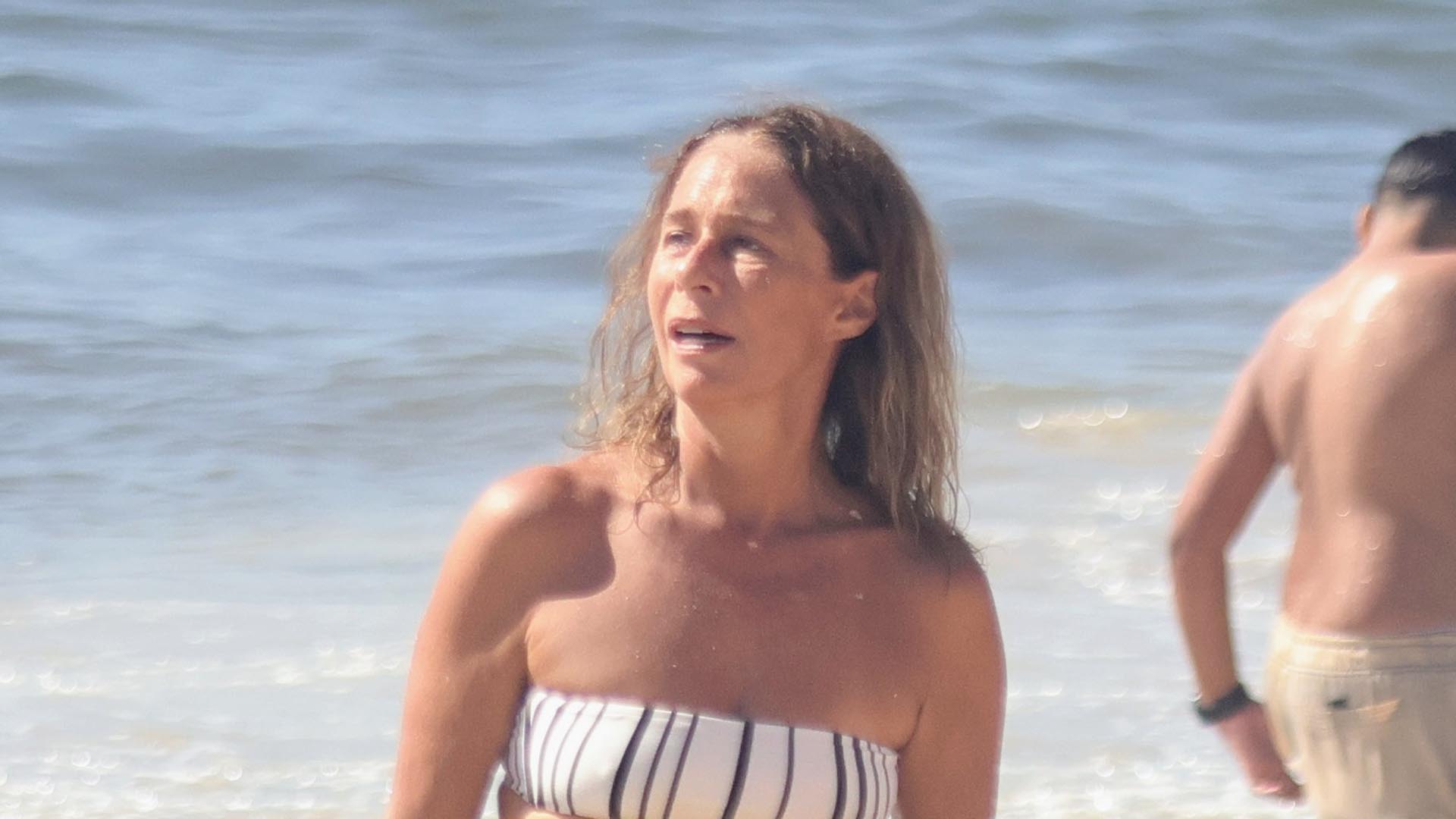 Andréa Beltrão abre o jogo sobre ser flagrada na praia: ‘Me dá muita moral’