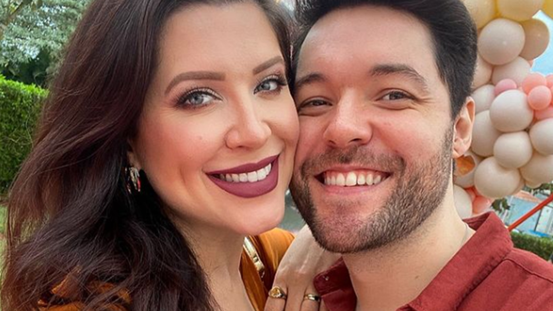 Ex-BBBs Andressa e Nasser anunciam primeira gravidez; assista ao vídeo