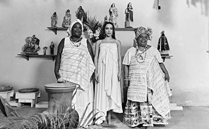 Anitta já foi católica; saiba por que cantora decidiu deixar a religião
