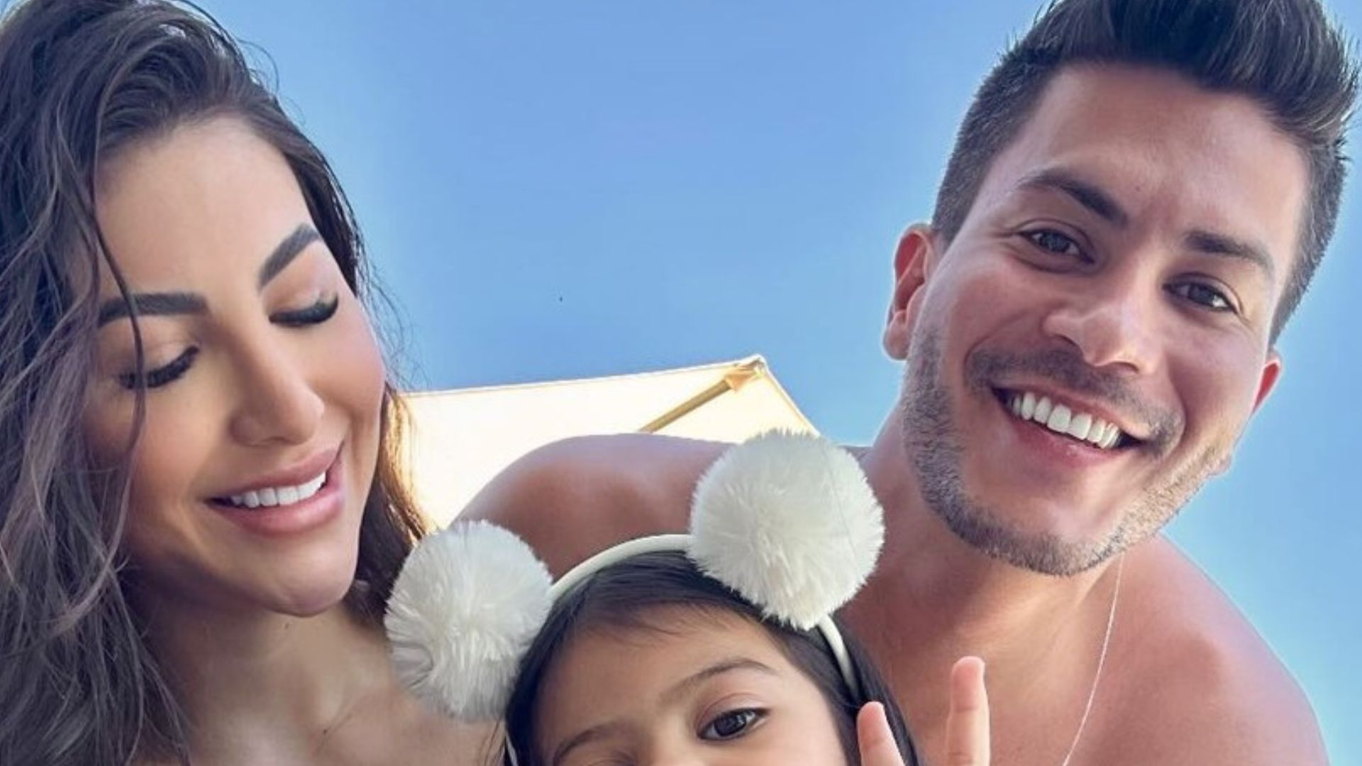 Arthur Aguiar encanta ao surgir em nova foto com a filha, Sophia