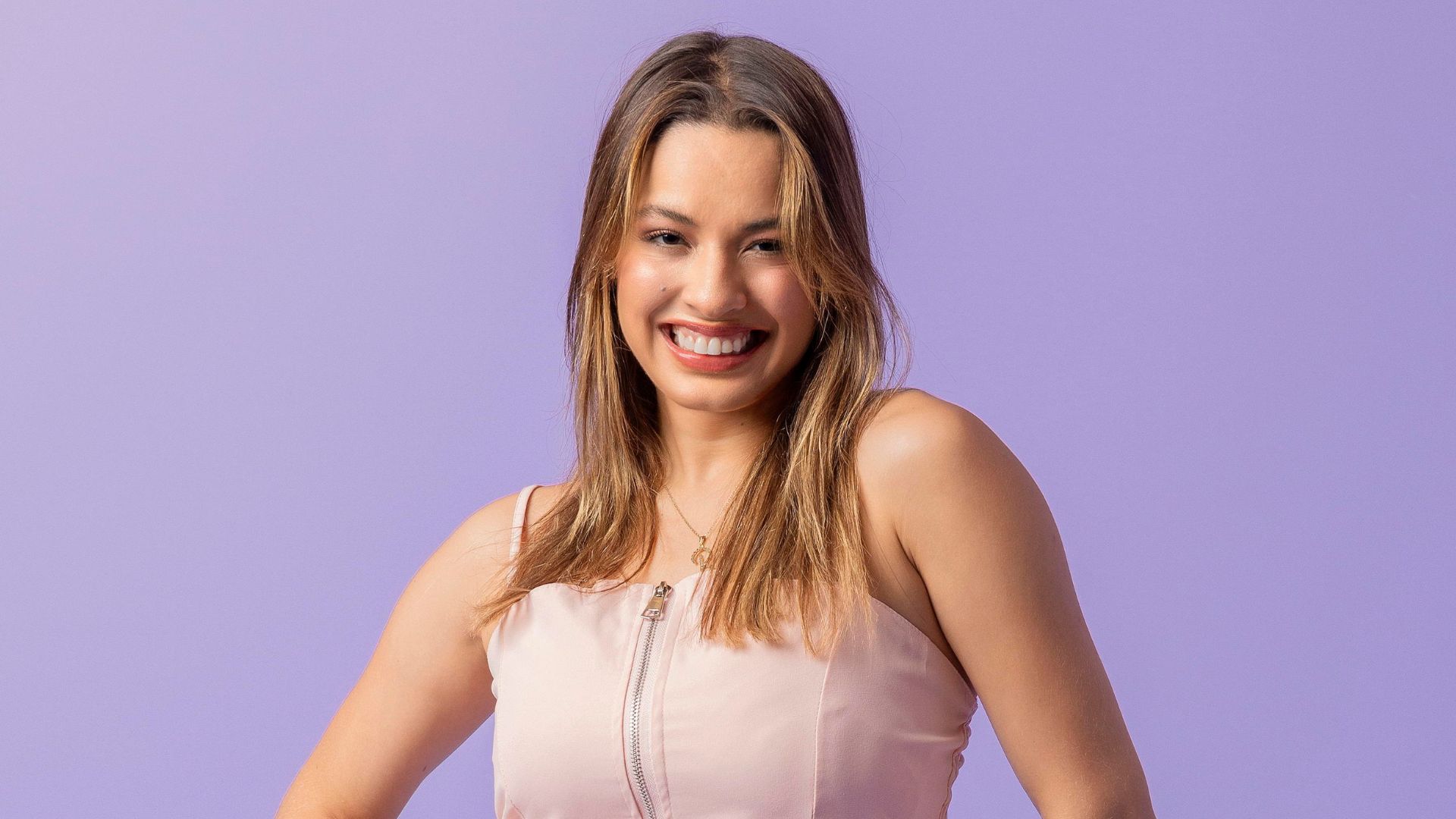 Beatriz Reis se emociona ao ganhar estrela com seu nome: “Presente lindo”