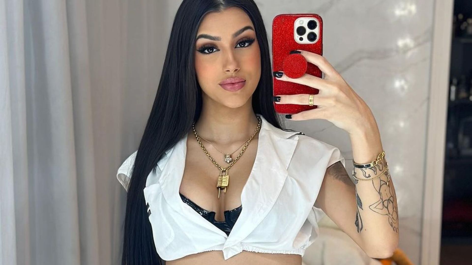 Bia Miranda assume novo romance após término com DJ Buarque