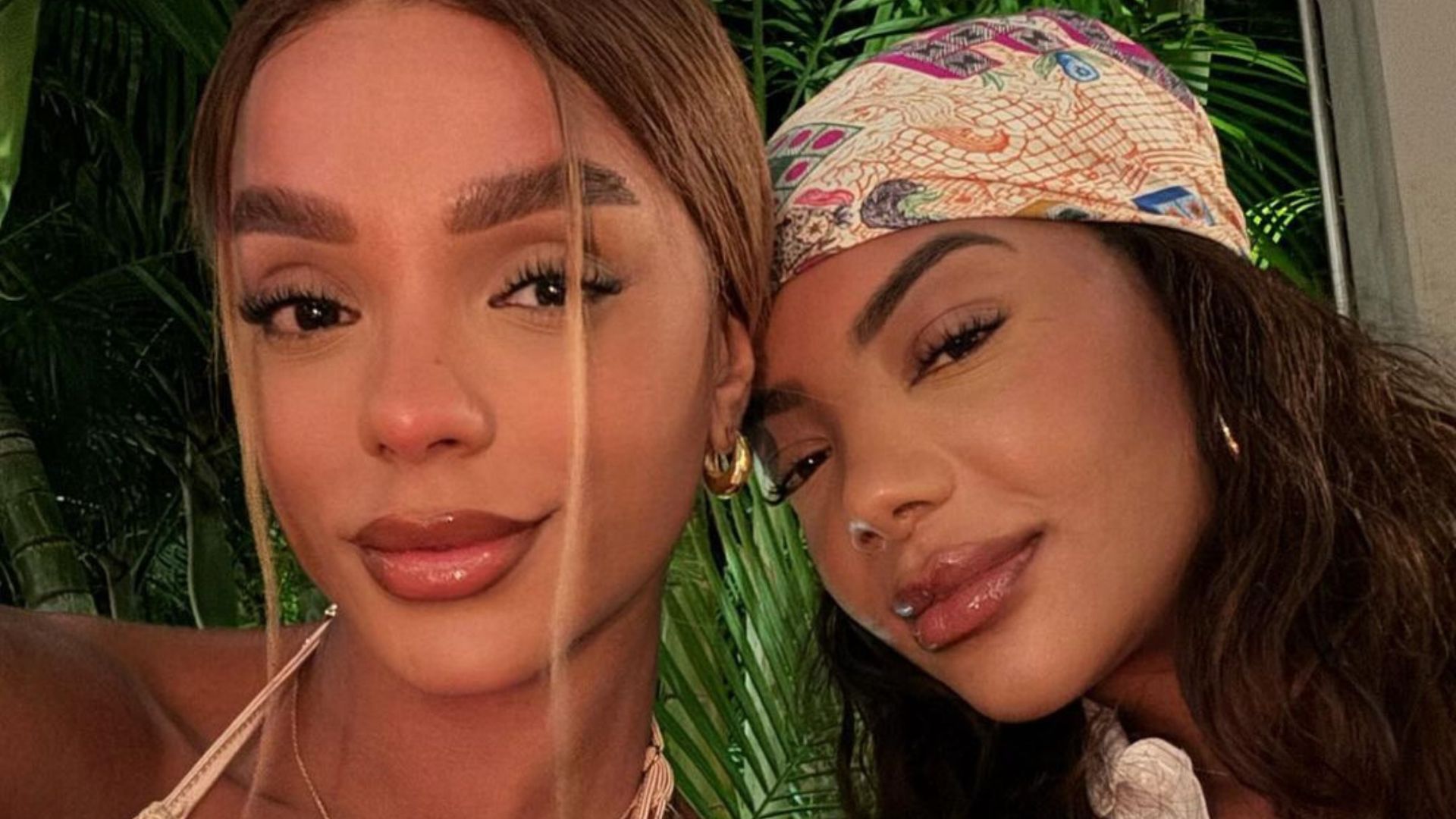 Ludmilla se derrete ao ‘conversar’ com barriga de grávida de Brunna Gonçalves