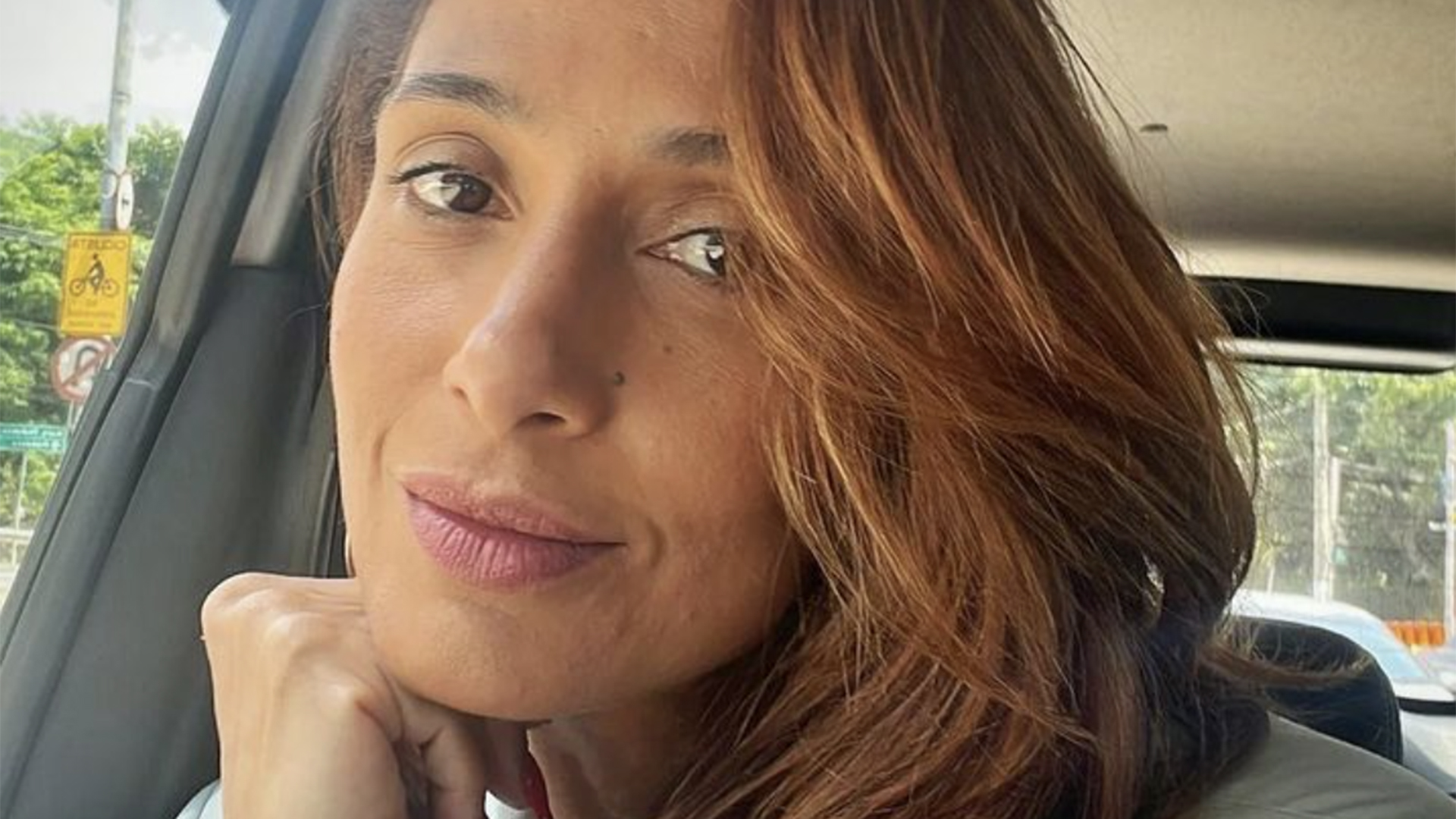 Filha de Camila Pitanga faz 16 anos e semelhança com a mãe chama a atenção
