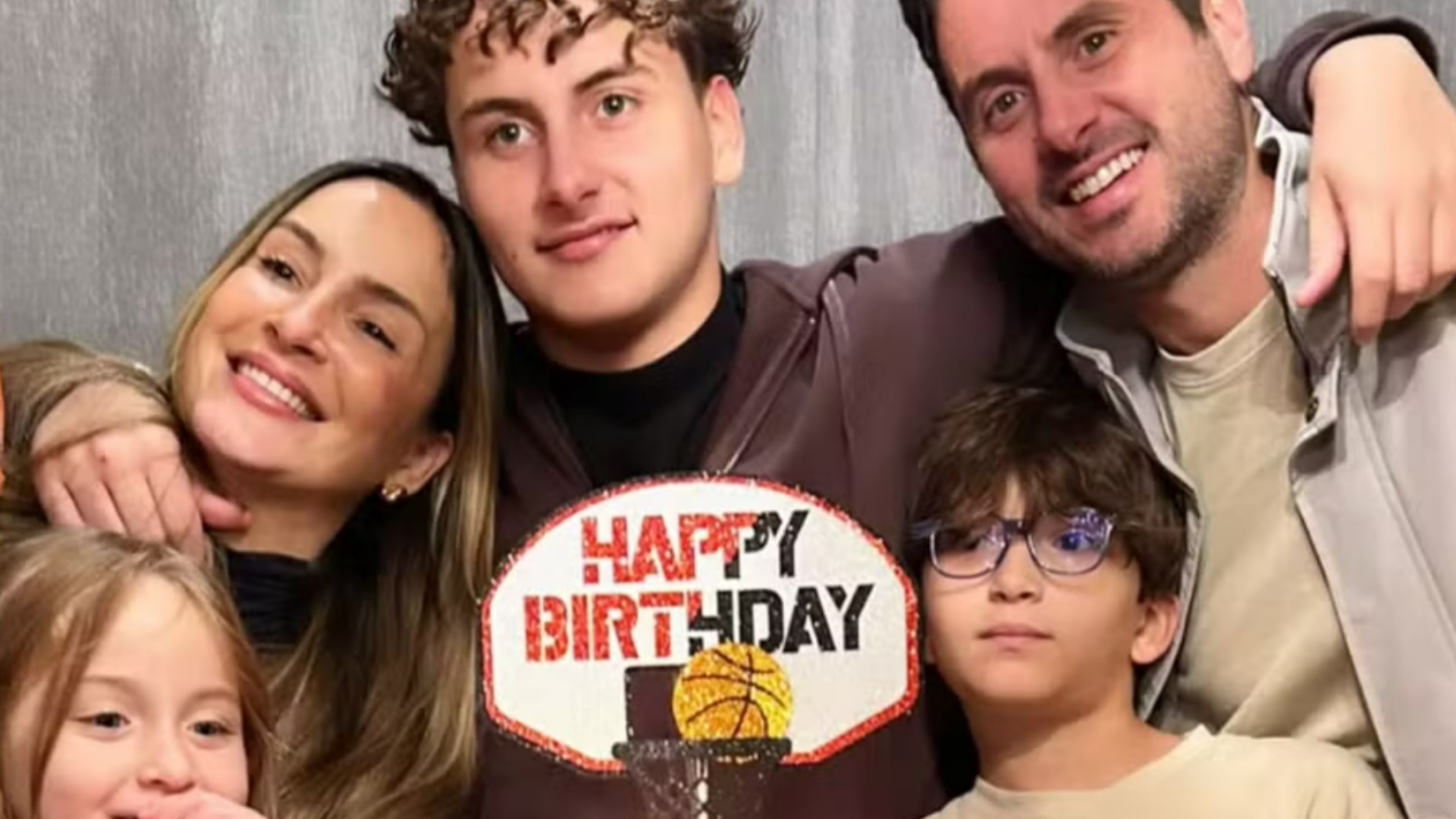 Claudia Leitte reflete sobre futuro dos filhos e revela preocupação