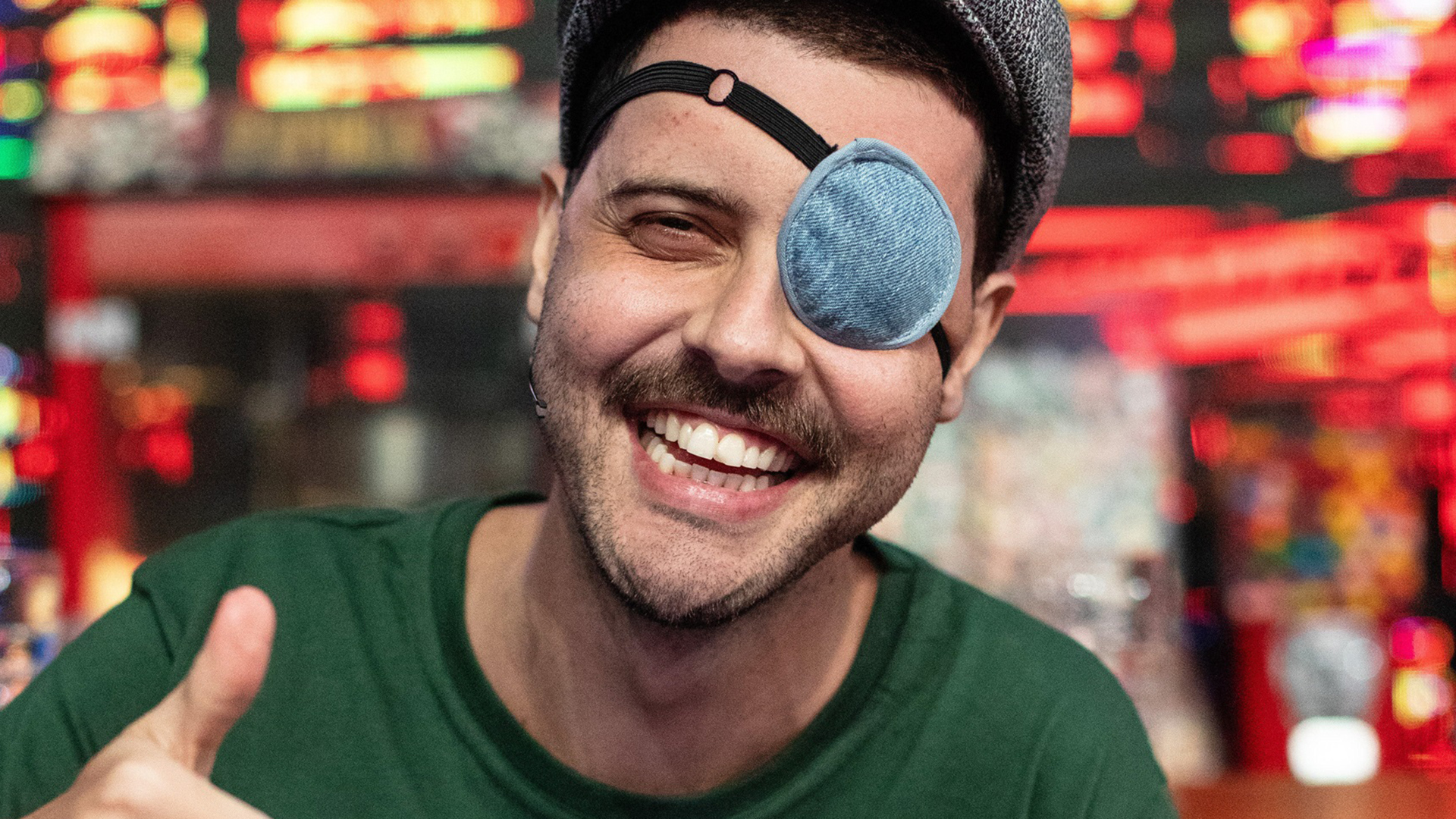 Fim do mistério! Diogo Defante exibe resultado da cirurgia no olho