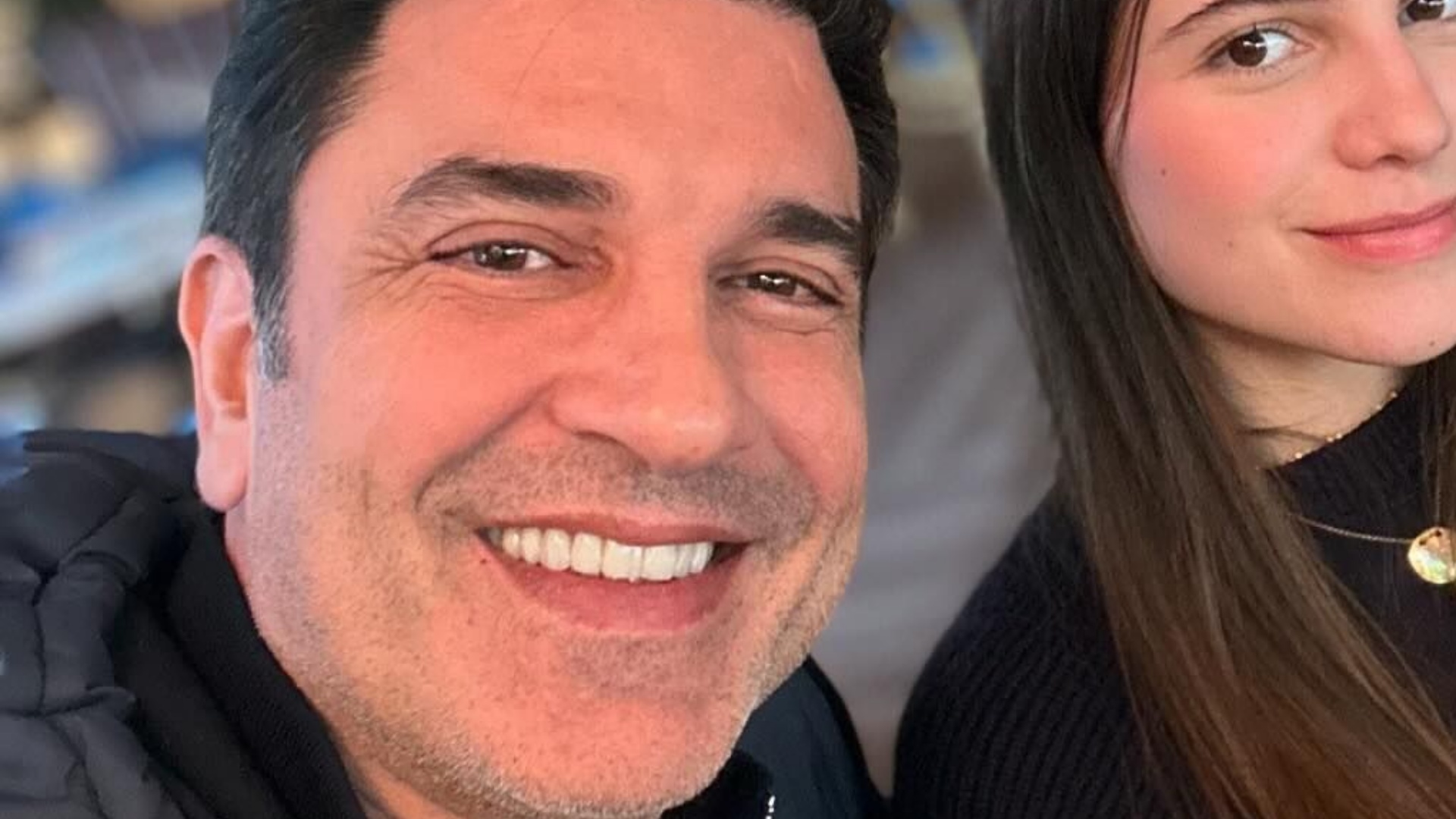 Filha de Edu Guedes chama atenção em fotos com o pai: “A sua cara”
