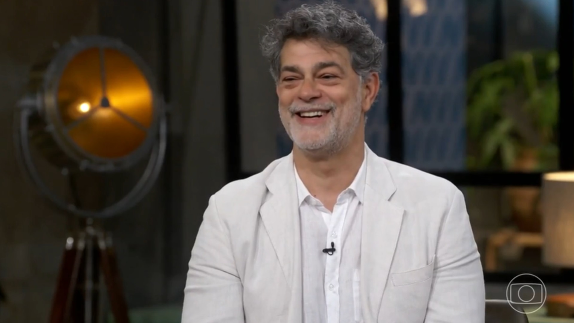 Eduardo Moscovis fala sobre exposição da vida pessoal: “Não combina comigo”