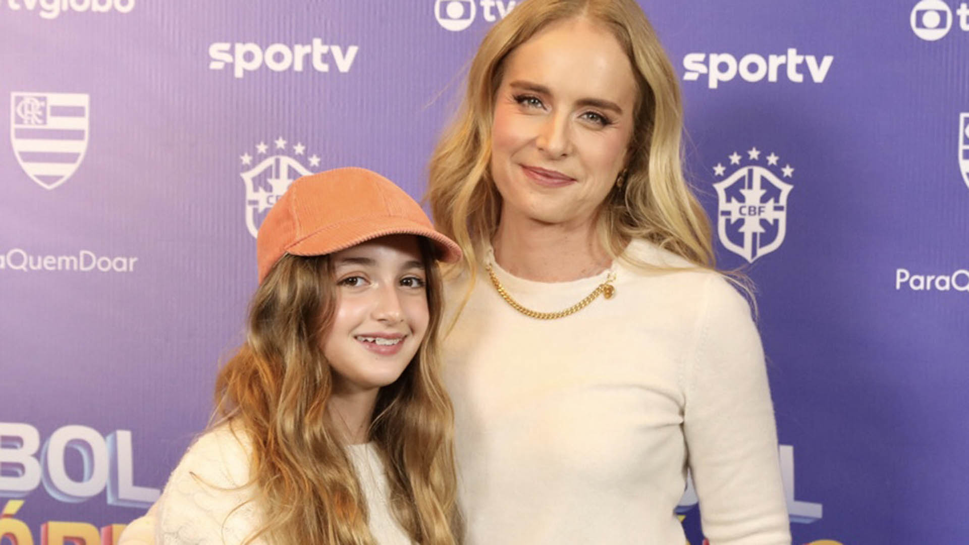 Filha de Angélica e Luciano Huck, Eva arrasa com look básico em evento