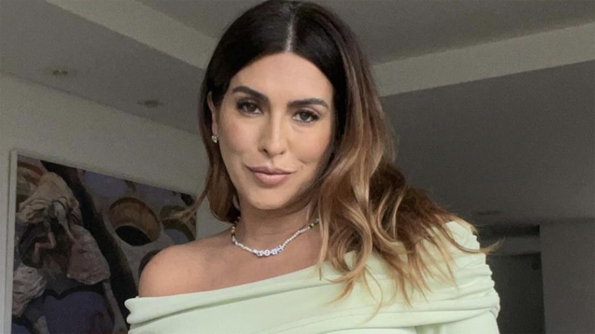 Filha de Fernanda Paes Leme surge sorrindo em nova foto