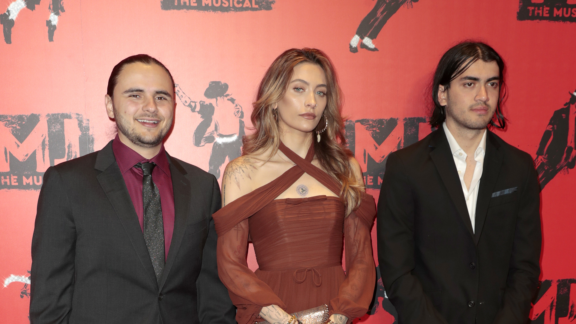 Filhos de Michael Jackson ficam com a herança congelada. Entenda