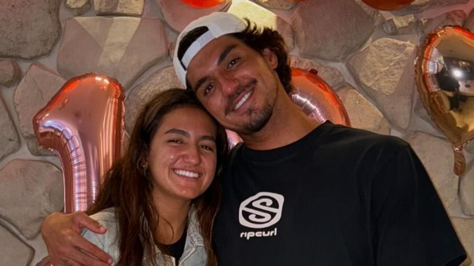 Gabriel Medina comemora aniversário da irmã, Sophia: “Melhor companhia”
