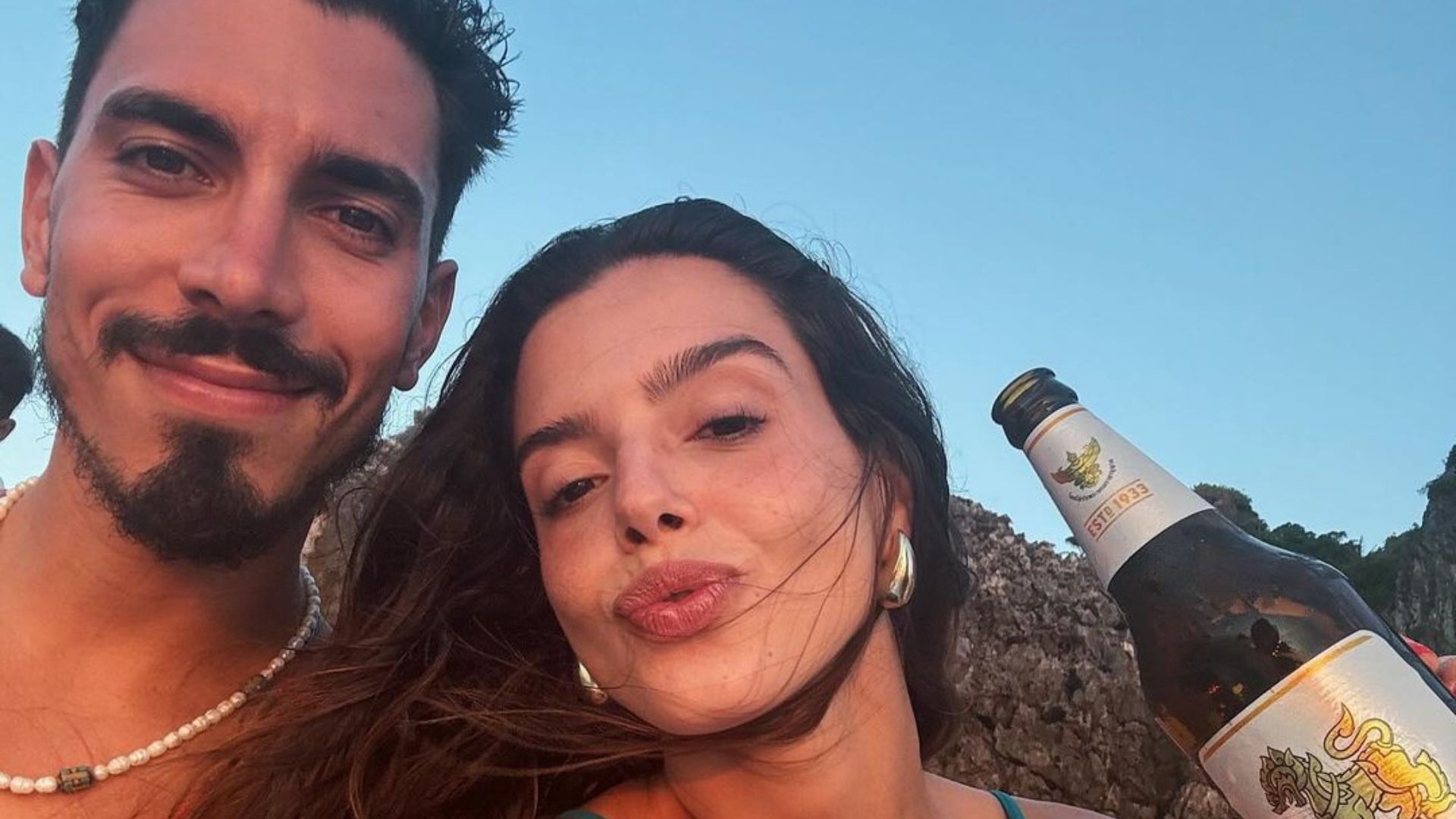 Giovanna Lancellotti ganha declaração de aniversário do noivo, Gabriel David