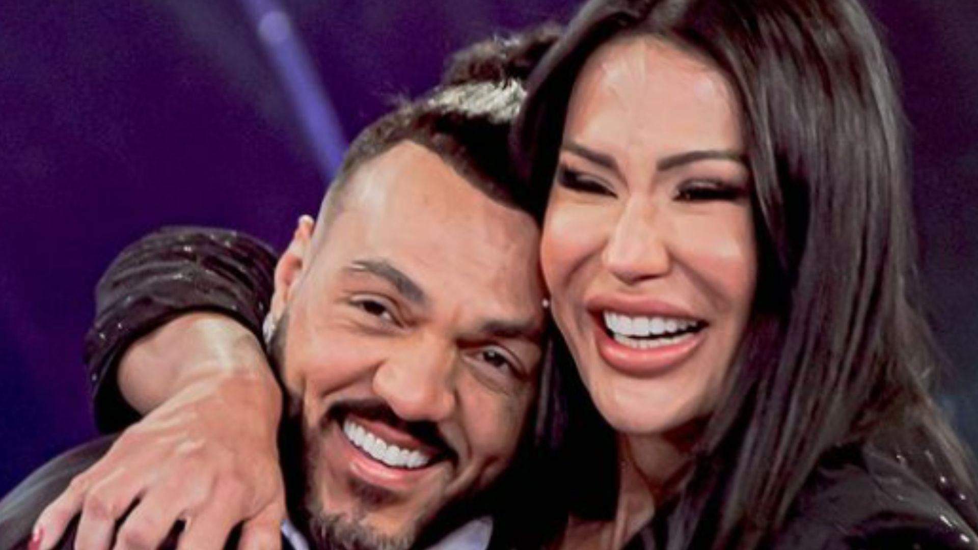 No dia em que completaria 12 anos de casamento, Gracyanne publica desabafo