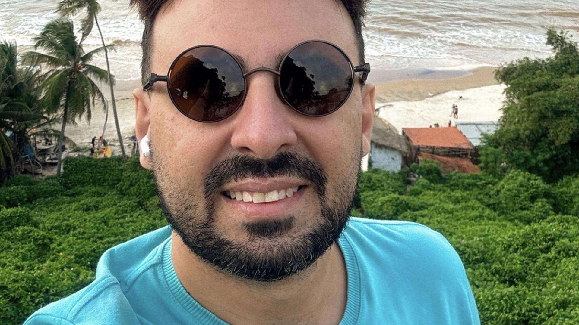 Conheça Guilherme Dantas, o cantor cearense que tem deficiência visual desde que nasceu