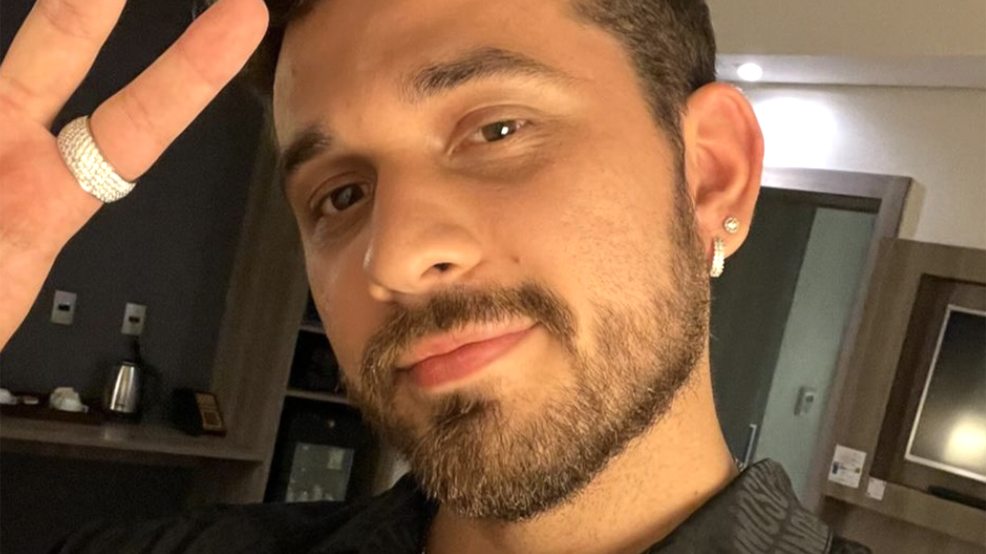 Gustavo Mioto fala sobre importância da privacidade no namoro com Ana Castela