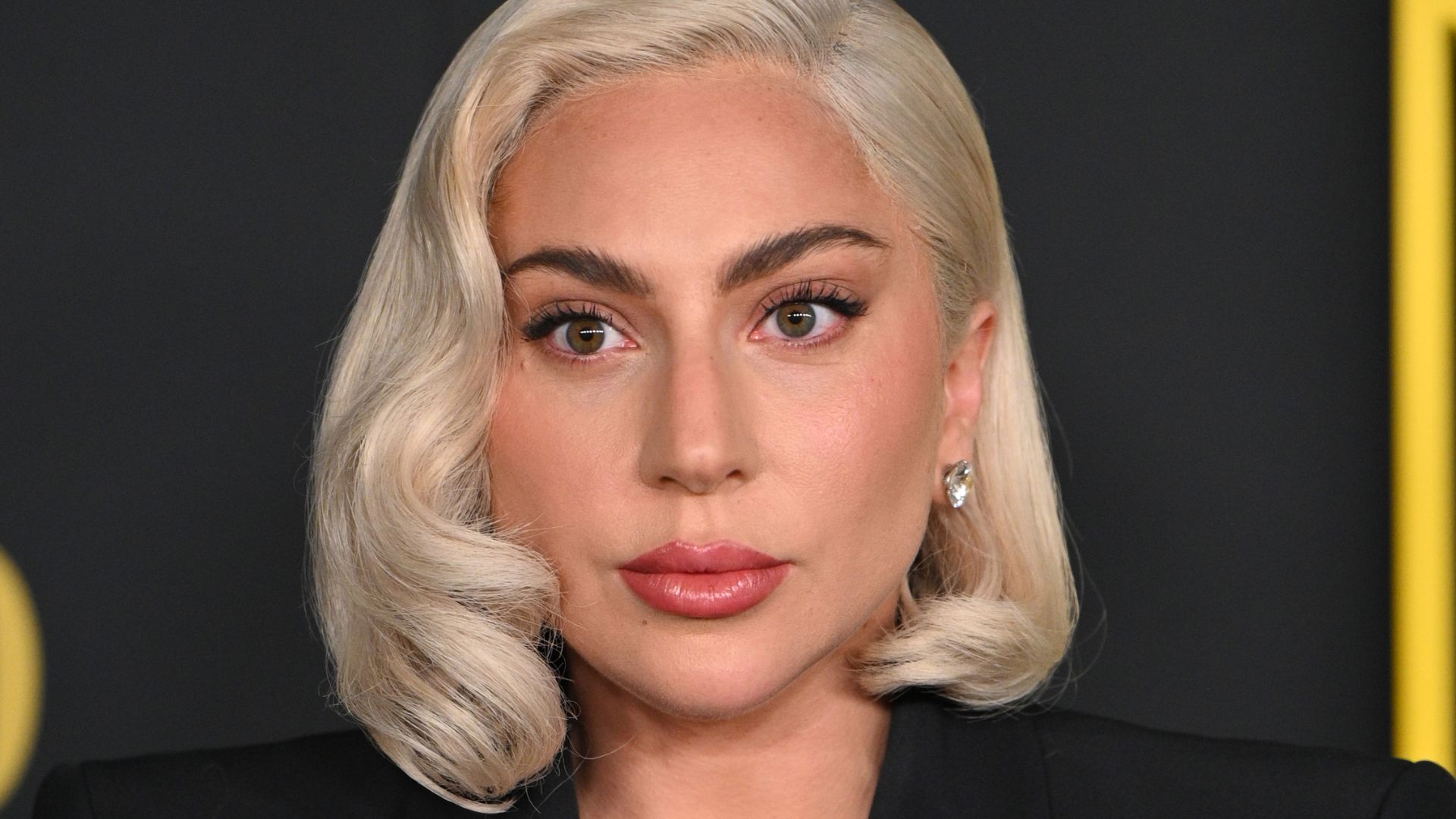 Lady Gaga revela ter feito shows de última turnê com Covid-19