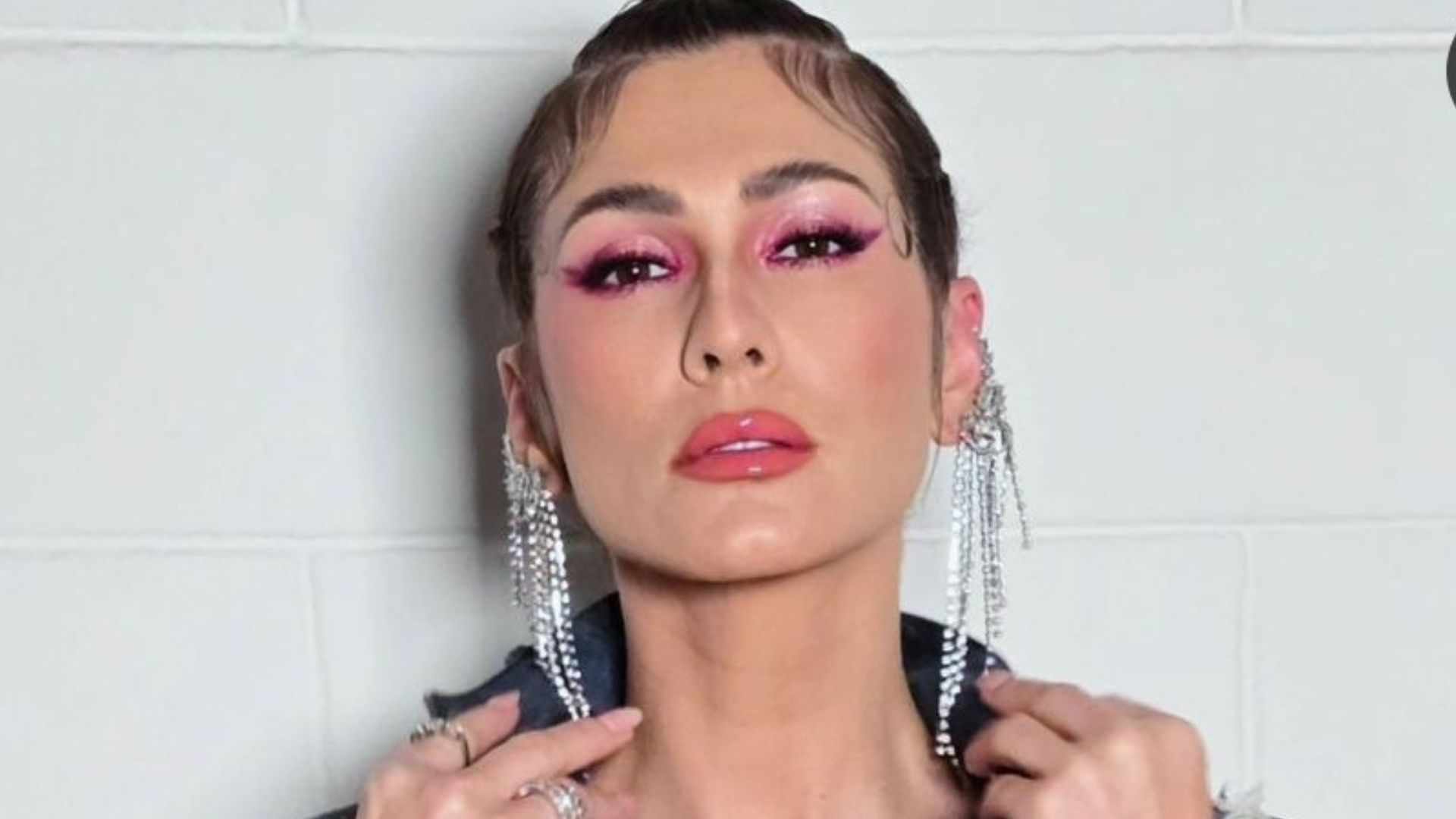 Que look é esse? Lívia Andrade surpreende com roupa ‘largada’