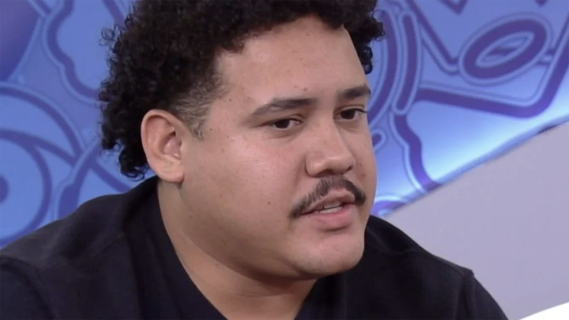 Ex-BBB Lucas Buda revela se já conversou com ex-affair que está grávida