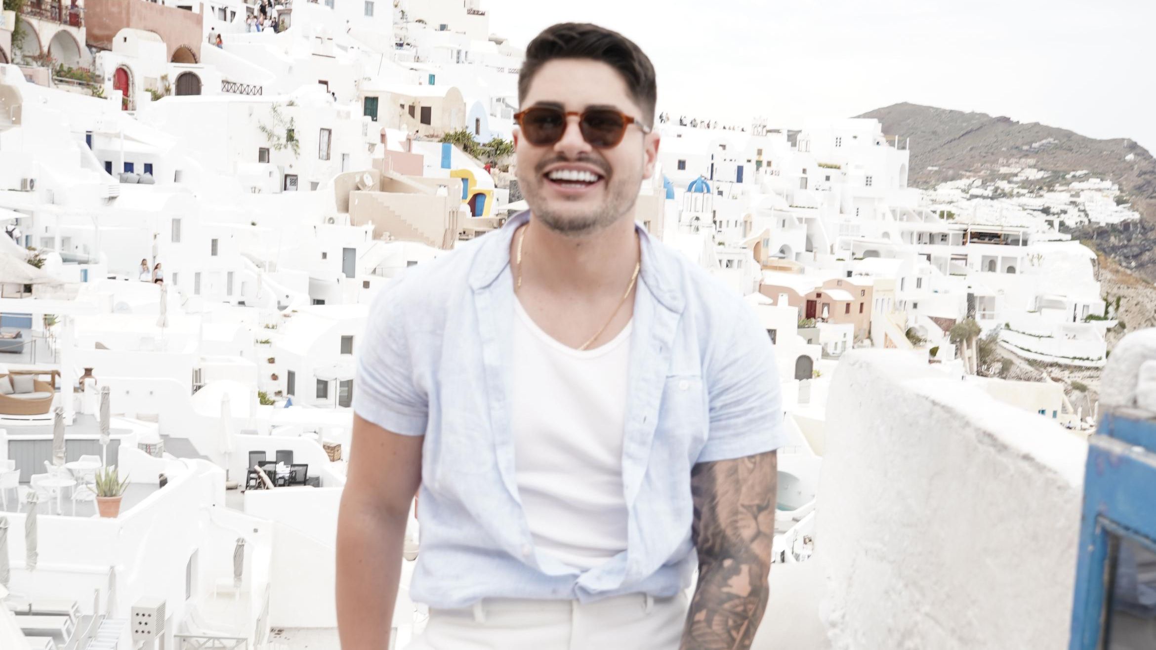 Lucas Souza realiza sonho na Grécia e encara perrengues: ‘Perdi as malas’