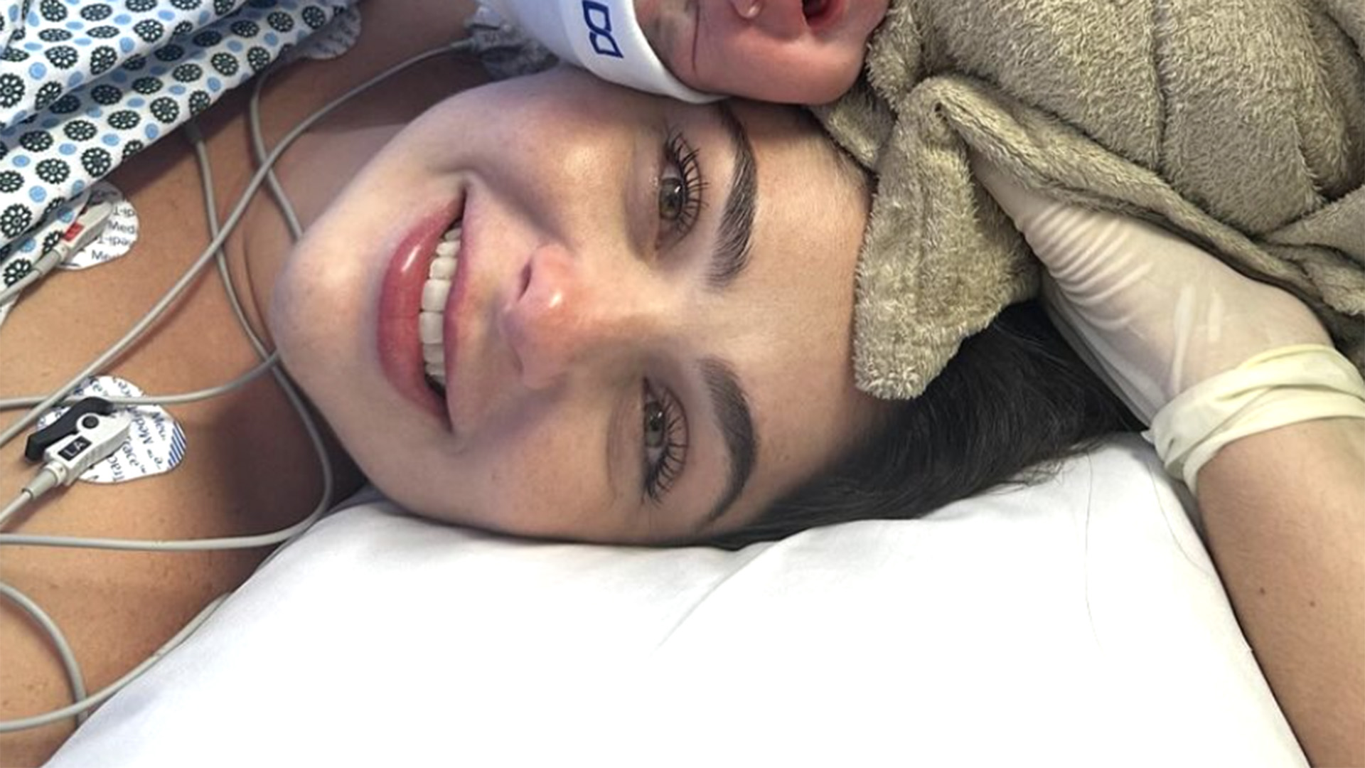 Nasceu! Marcela Barrozo celebra o nascimento da primeira filha