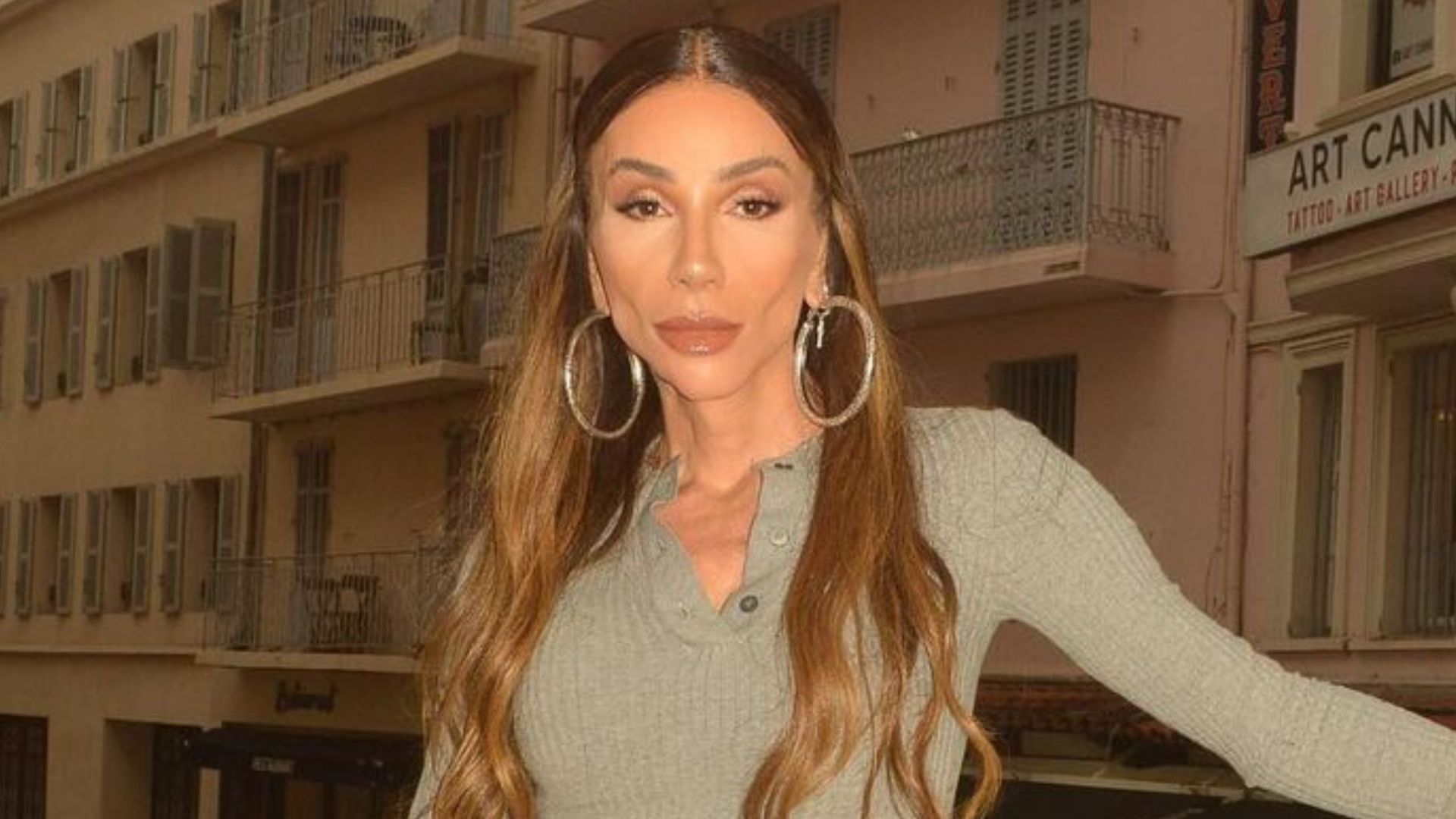 Maya Massafera explica motivo de não ter mostrado sua voz: “Não estou muda”