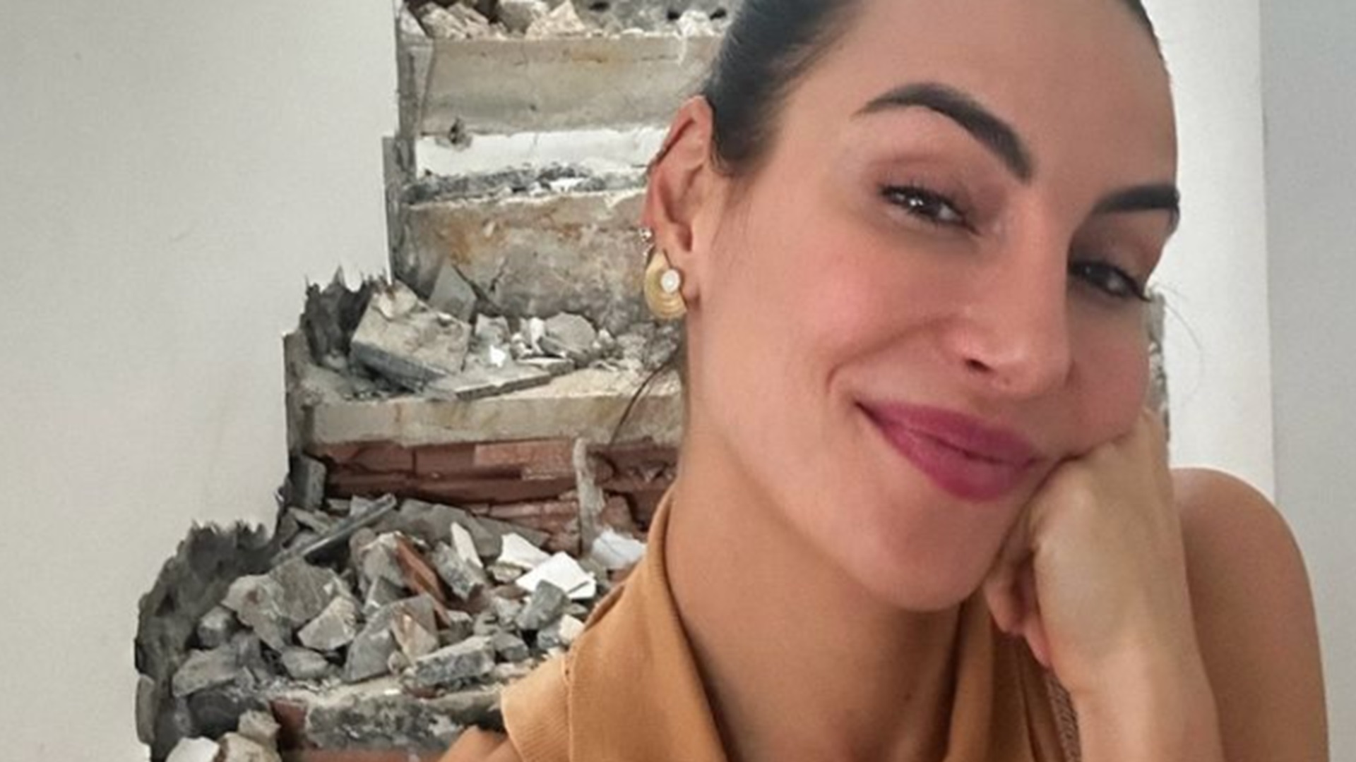 Mel Fronckowiak lembra como revelou gravidez para a filha: “Foi a primeira”