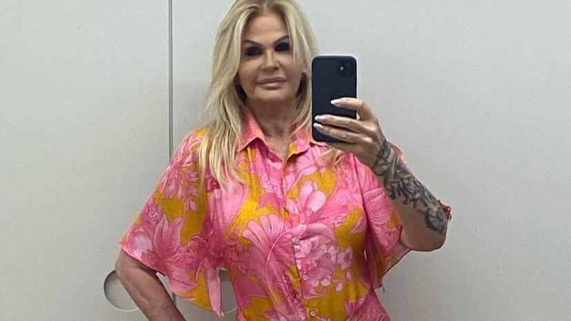 Monique Evans revela que perdeu 10 kg para o casamento: ‘Detox turbo’