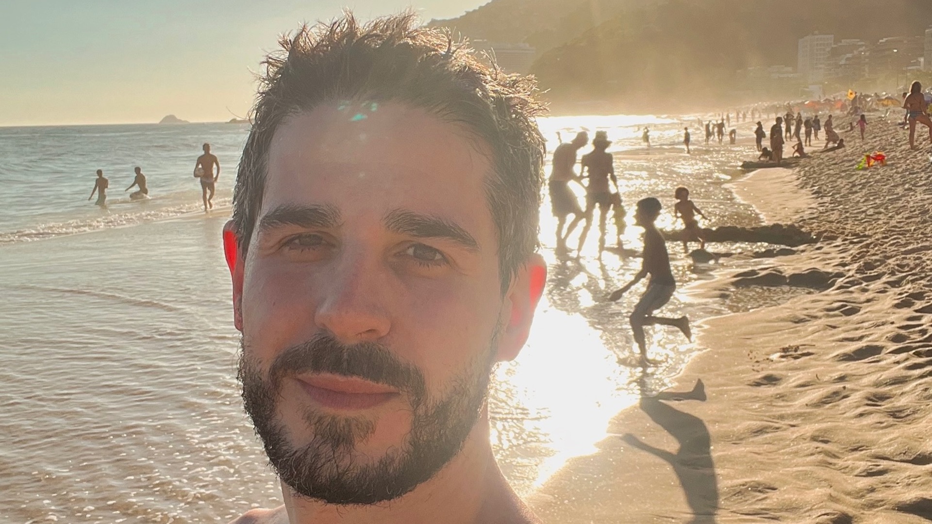 Pedro Neschling abre o jogo sobre fama de galã quarentão: ‘Não levo tão à sério’