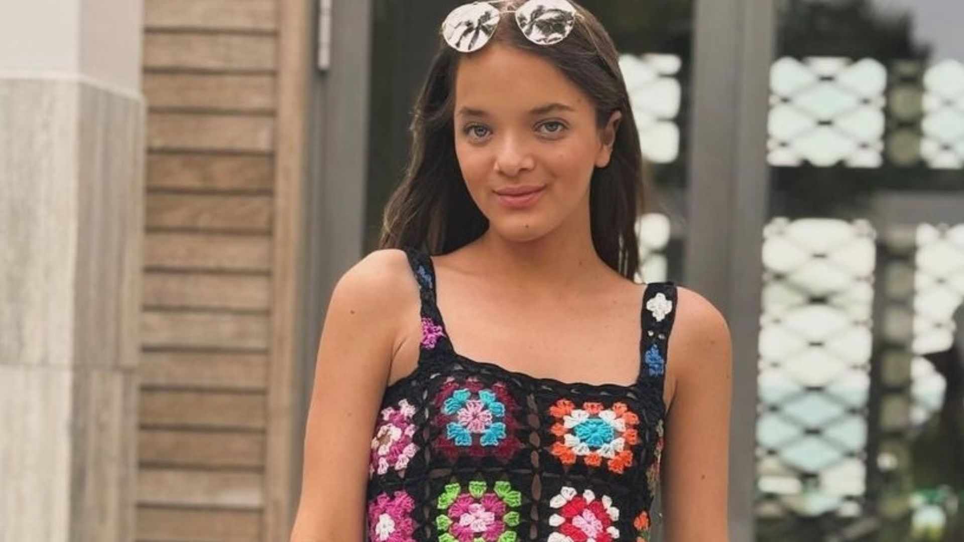 Recuperada de cirurgias, Rafaella Justus surge estilosa com look de praia