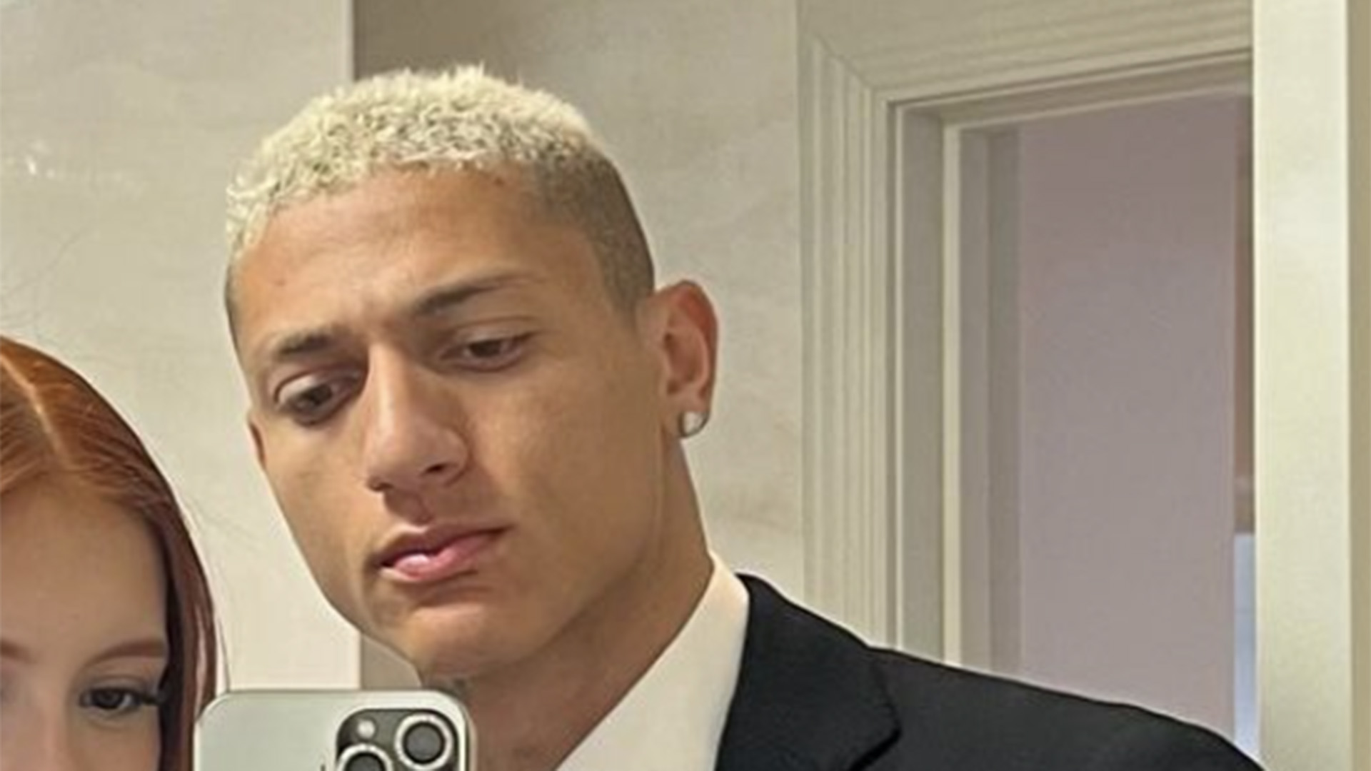 Richarlison faz rara aparição com a namorada. Saiba quem é