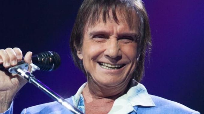Roberto Carlos doa renda do show de Dia das Mães para RS: ‘Urgência’