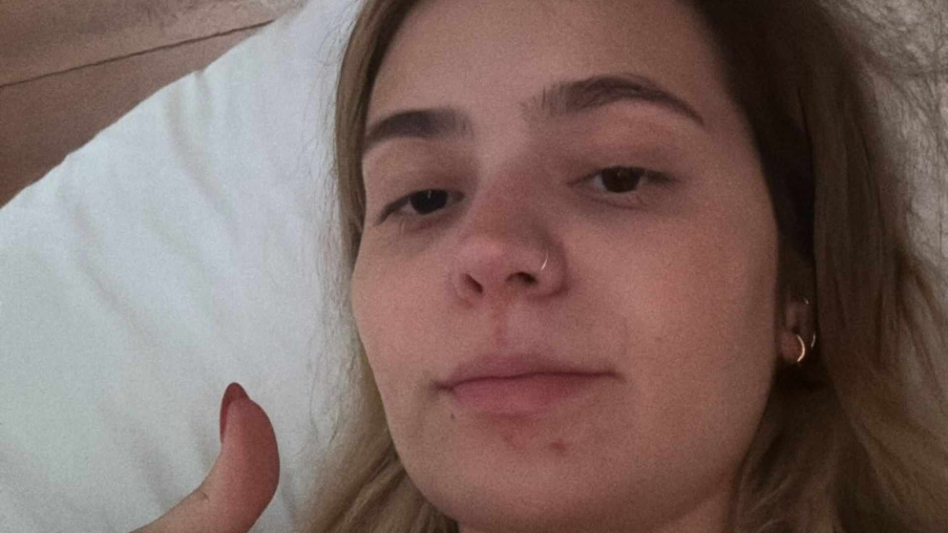 Grávida, Viih Tube passa mal durante viagem à praia com a família