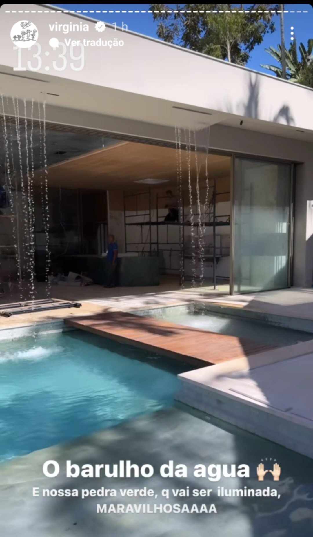 Pedras caras, cascata, piscinas e mais: Virginia choca com obra de mansão