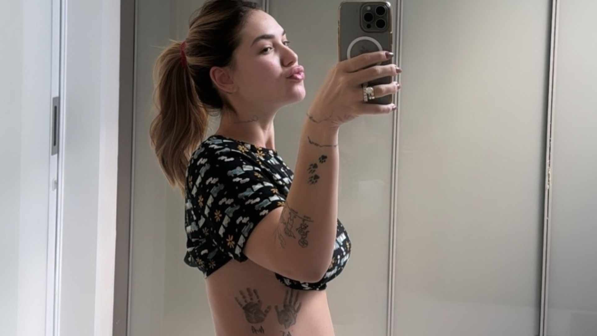 Virginia Fonseca se choca com tamanho de sua barriga: ‘Esticou muito’