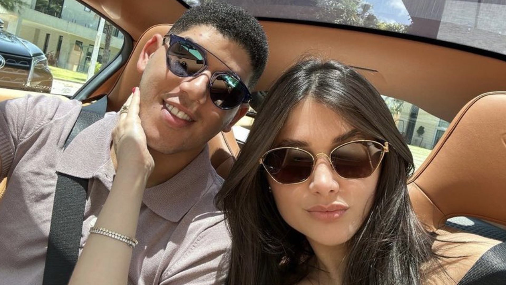 Esposa de Zé Vaqueiro mostra foto do filho na UTI
